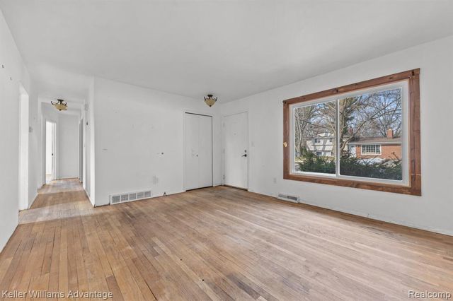 8735 Ringwood Drive, Commerce Twp, MI 48382