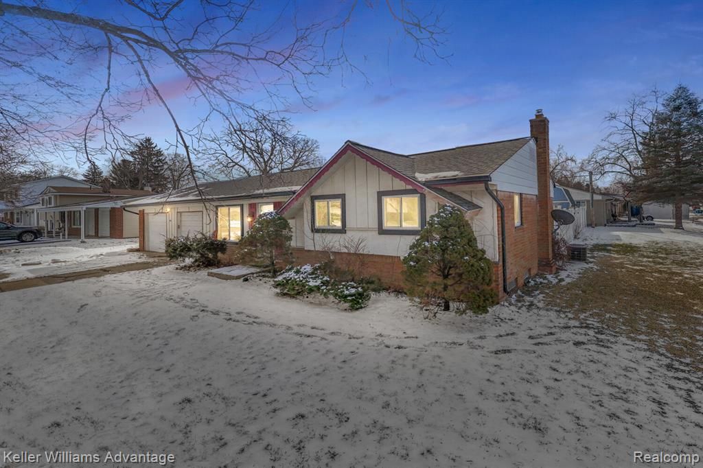 8735 Ringwood Drive, Commerce Twp, MI 48382