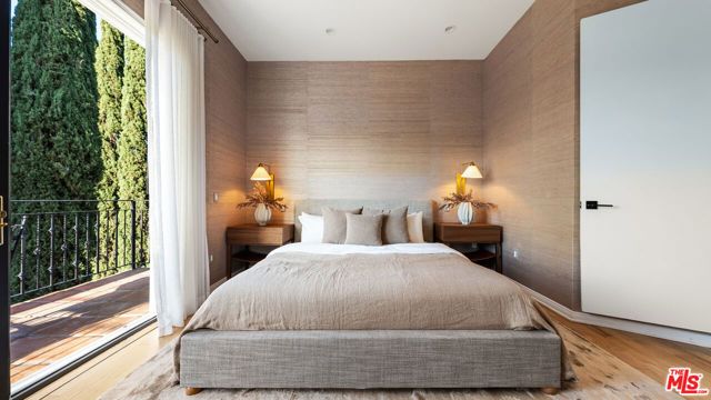 2591 Leicester Drive, Los Angeles, CA 90046