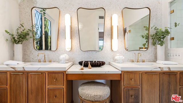 2591 Leicester Drive, Los Angeles, CA 90046