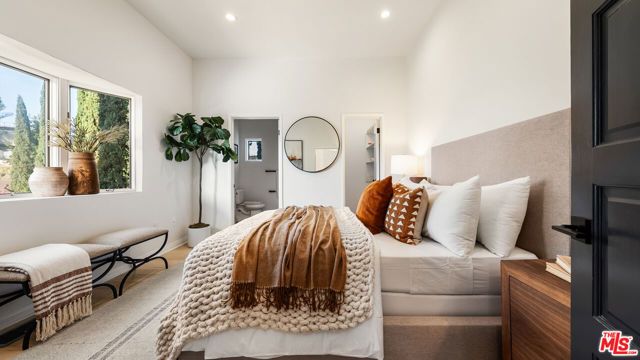 2591 Leicester Drive, Los Angeles, CA 90046