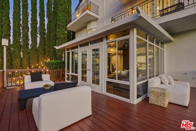 2591 Leicester Drive, Los Angeles, CA 90046