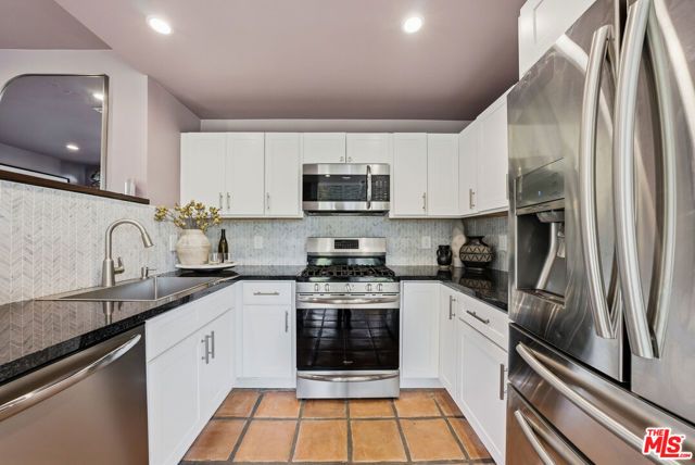 2591 Leicester Drive, Los Angeles, CA 90046