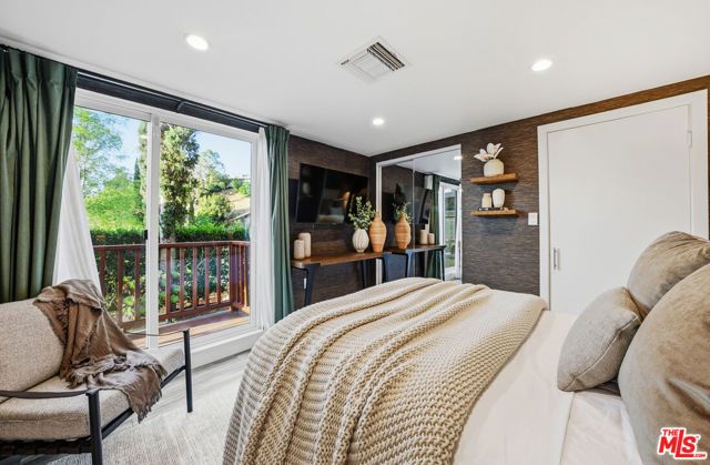 2591 Leicester Drive, Los Angeles, CA 90046