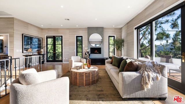 2591 Leicester Drive, Los Angeles, CA 90046