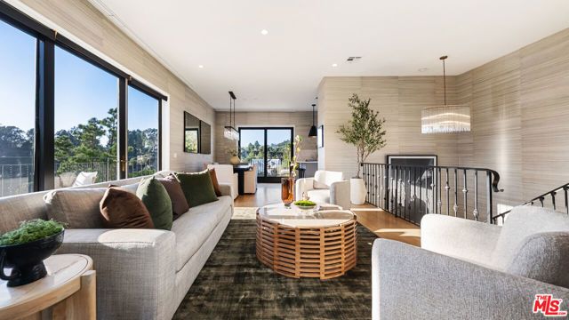 2591 Leicester Drive, Los Angeles, CA 90046