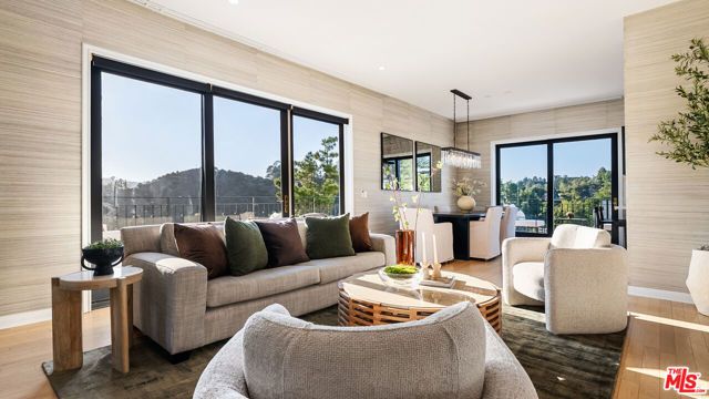 2591 Leicester Drive, Los Angeles, CA 90046