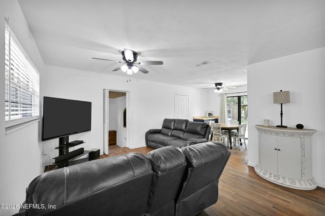 9038 COMMONWEALTH Avenue, Jacksonville, FL 32220