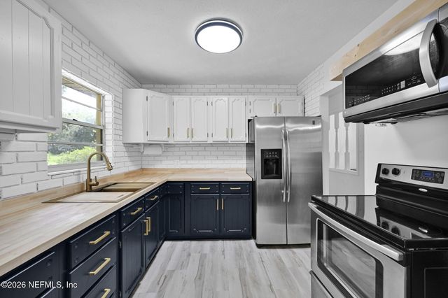 9038 COMMONWEALTH Avenue, Jacksonville, FL 32220