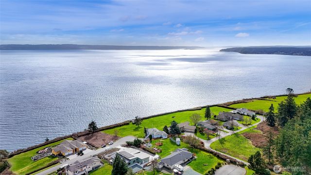 1207 Rainier Lane, Oak Harbor, WA 98277