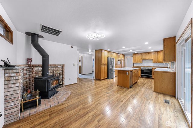 1207 Rainier Lane, Oak Harbor, WA 98277