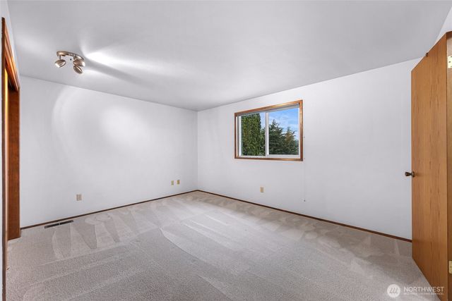 1207 Rainier Lane, Oak Harbor, WA 98277