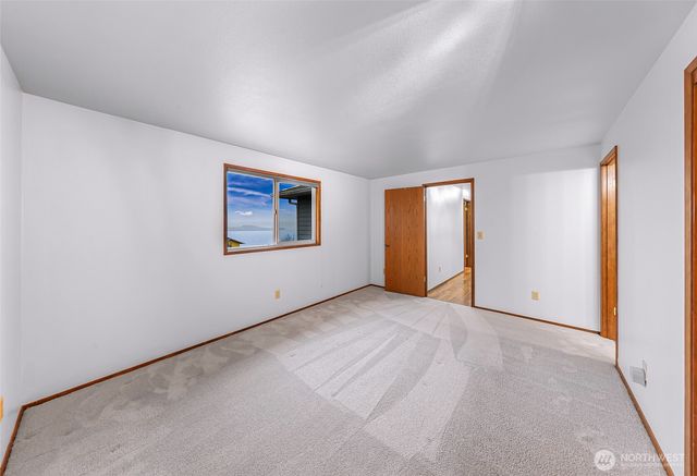 1207 Rainier Lane, Oak Harbor, WA 98277