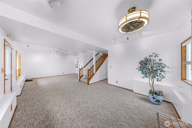 1207 Rainier Lane, Oak Harbor, WA 98277