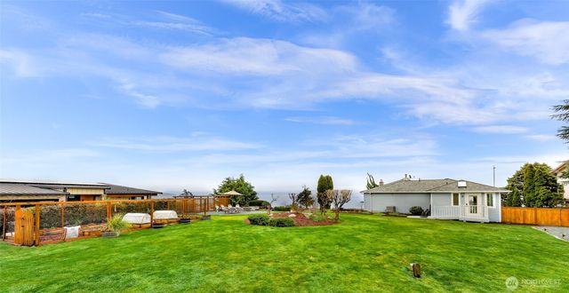 1207 Rainier Lane, Oak Harbor, WA 98277