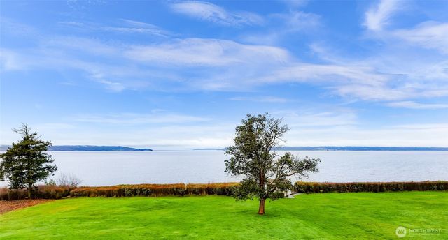 1207 Rainier Lane, Oak Harbor, WA 98277