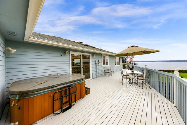 1207 Rainier Lane, Oak Harbor, WA 98277