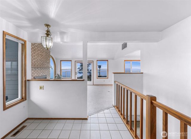 1207 Rainier Lane, Oak Harbor, WA 98277