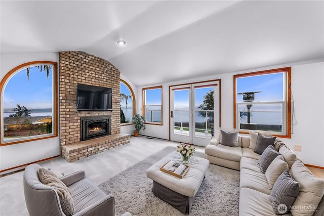 1207 Rainier Lane, Oak Harbor, WA 98277