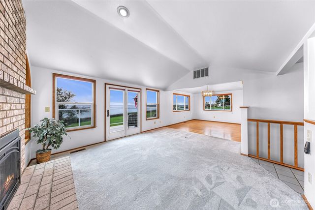 1207 Rainier Lane, Oak Harbor, WA 98277