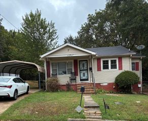 657 E JACKSON ST, Bolivar, TN 38008