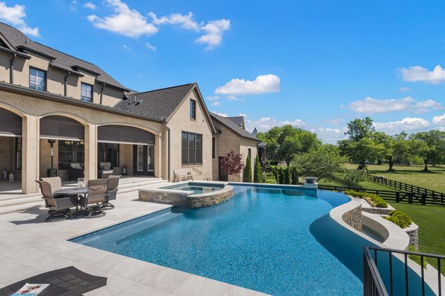 5214 Wildings Blvd, College Grove, TN 37046
