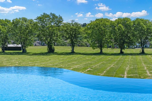 5214 Wildings Blvd, College Grove, TN 37046