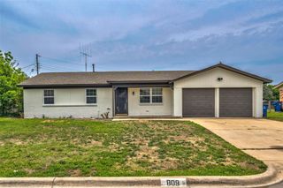 809 Michelle Drive, Everman, TX 76140