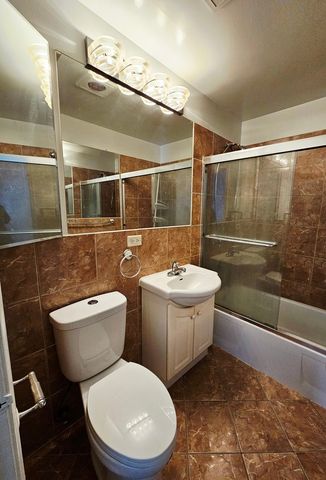 1550 Sandpebble Drive 210, Wheeling, IL 60090