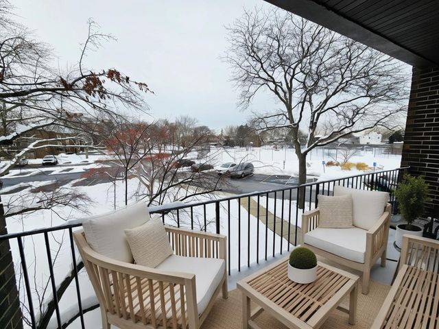 1550 Sandpebble Drive 210, Wheeling, IL 60090