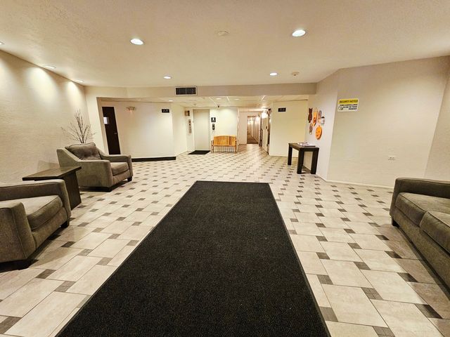 1550 Sandpebble Drive 210, Wheeling, IL 60090