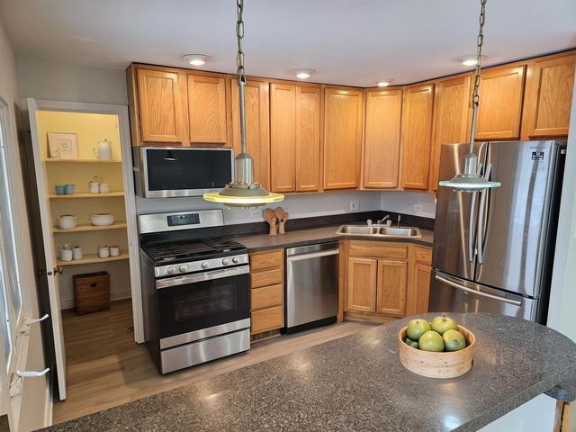 1550 Sandpebble Drive 210, Wheeling, IL 60090