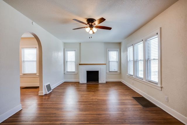 353 N Oliver Ave, Wichita, KS 67208