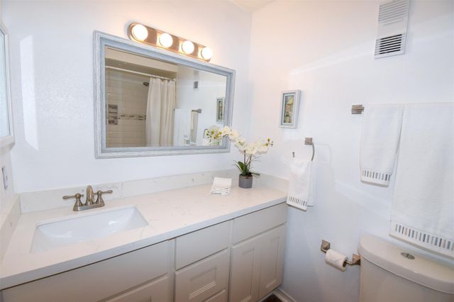 3300 Pebblebrook Drive 48, Seabrook, TX 77586