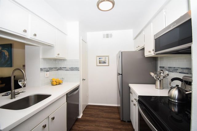 3300 Pebblebrook Drive 48, Seabrook, TX 77586