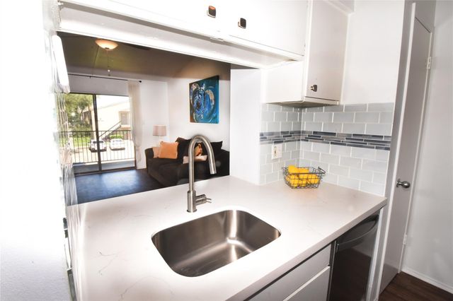 3300 Pebblebrook Drive 48, Seabrook, TX 77586