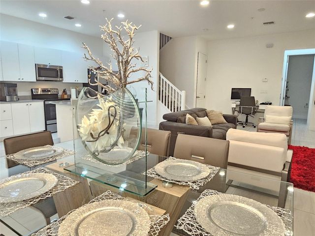 1765 NW 124th Place, Pembroke Pines, FL 33028