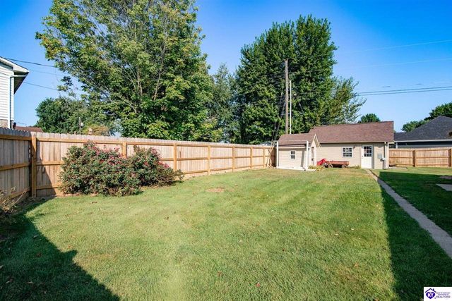 1007 S Woodland Drive, Radcliff, KY 40160