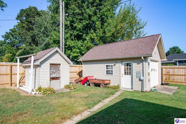 1007 S Woodland Drive, Radcliff, KY 40160