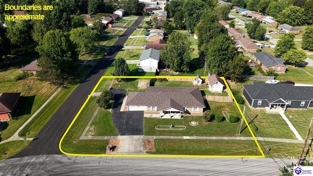1007 S Woodland Drive, Radcliff, KY 40160