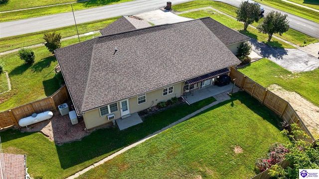 1007 S Woodland Drive, Radcliff, KY 40160