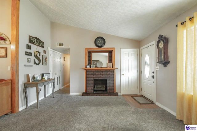 1007 S Woodland Drive, Radcliff, KY 40160