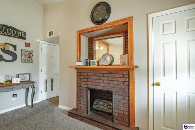 1007 S Woodland Drive, Radcliff, KY 40160