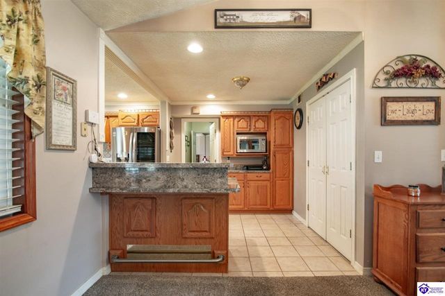 1007 S Woodland Drive, Radcliff, KY 40160