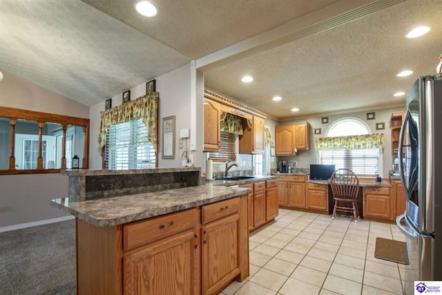1007 S Woodland Drive, Radcliff, KY 40160