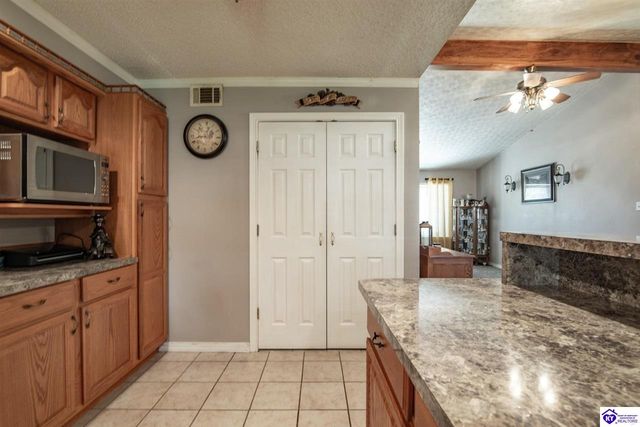 1007 S Woodland Drive, Radcliff, KY 40160