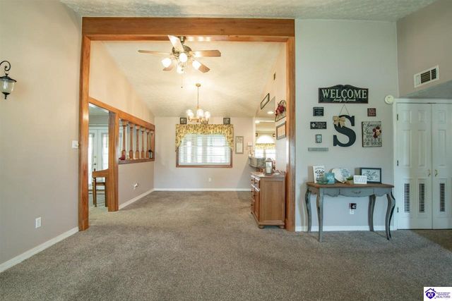 1007 S Woodland Drive, Radcliff, KY 40160