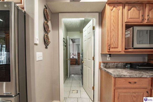1007 S Woodland Drive, Radcliff, KY 40160