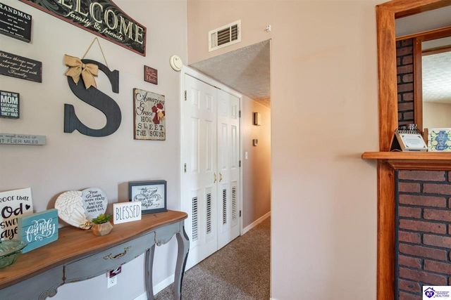 1007 S Woodland Drive, Radcliff, KY 40160