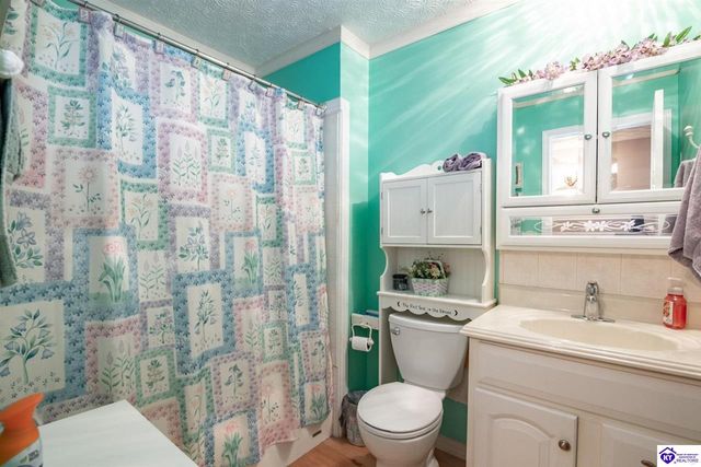 1007 S Woodland Drive, Radcliff, KY 40160